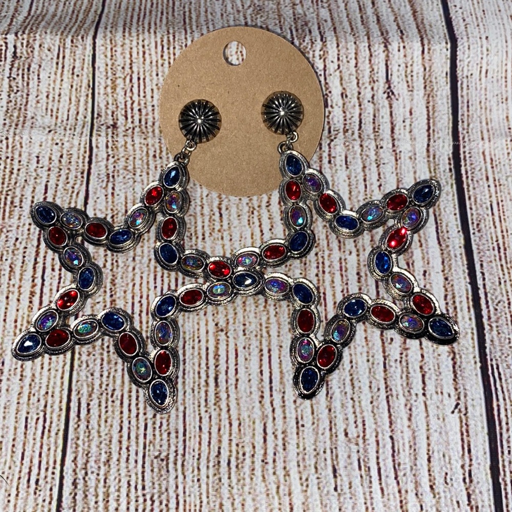 Star earrings new never worn.  Not heavy.